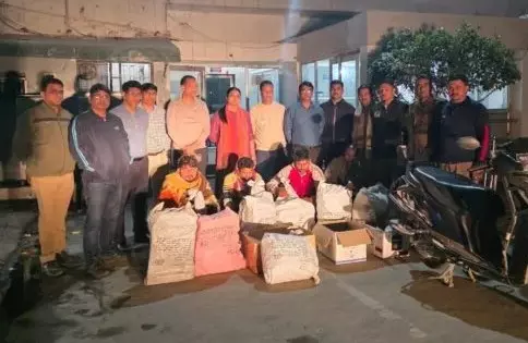 Ghaziabad: शराब में मिलावट का सनसनीखेज खुलासा, जांच टीम सक्रिय Ghaziabad: शराब में मिलावट का सनसनीखेज खुलासा, जांच टीम सक्रिय
