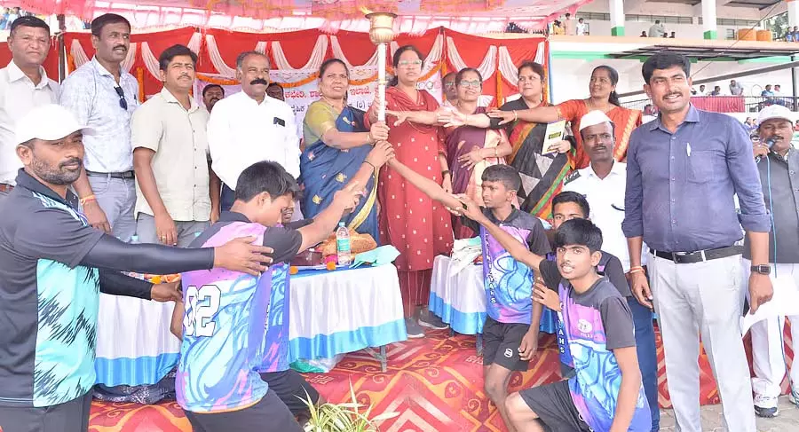 Kolar : छात्रों ने एथलेटिक्स में शानदार प्रदर्शन किया Kolar : छात्रों ने एथलेटिक्स में शानदार प्रदर्शन किया
