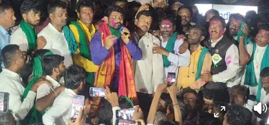 गन्ने का दाम ₹3,300 घोषित किसानों के संघर्ष की जीत: Shashikant Guruji गन्ने का दाम ₹3,300 घोषित किसानों के संघर्ष की जीत: Shashikant Guruji
