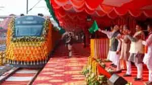 Delhi मोदी ने चार नई वंदे भारत ट्रेनों को हरी झंडी दिखाई Delhi मोदी ने चार नई वंदे भारत ट्रेनों को हरी झंडी दिखाई