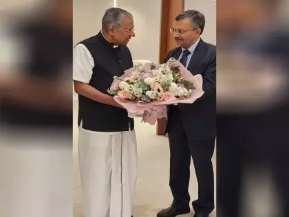 Kerala के मुख्यमंत्री दो दिवसीय यात्रा पर अबू धाबी पहुंचे Kerala के मुख्यमंत्री दो दिवसीय यात्रा पर अबू धाबी पहुंचे