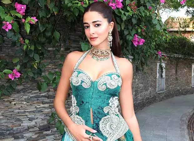 Ananya Panday ने अपनी बेस्ट फ्रेंड दीया श्रॉफ की शादी में कबीरा मोमेंट को जीया Ananya Panday ने अपनी बेस्ट फ्रेंड दीया श्रॉफ की शादी में कबीरा मोमेंट को जीया