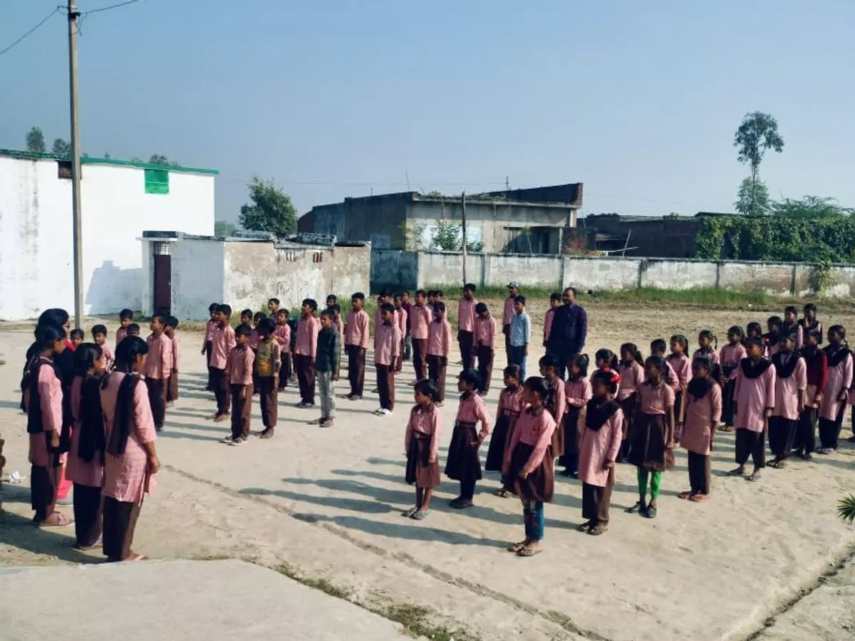 Bareilly: वंदे मातरम् की 150वीं वर्षगांठ, बच्चों ने मनाया उत्सव Bareilly: वंदे मातरम् की 150वीं वर्षगांठ, बच्चों ने मनाया उत्सव