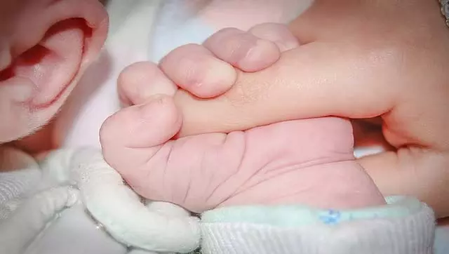 एक मां जिसने अपने 5 महीने के बेटे को होमोसेक्सुअलिटी के लिए मार डाला: मामला सामने आया है एक मां जिसने अपने 5 महीने के बेटे को होमोसेक्सुअलिटी के लिए मार डाला: मामला सामने आया है