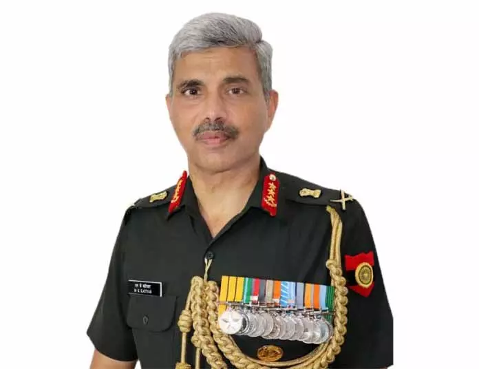 सेना के पश्चिमी कमांडर ने Jammu-Pathankot सेक्टर में तैयारियों की समीक्षा की सेना के पश्चिमी कमांडर ने Jammu-Pathankot सेक्टर में तैयारियों की समीक्षा की