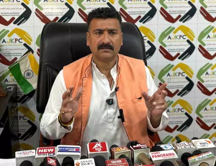 Anil ने सामाजिक कल्याण पेंशन के लिए अपना पूरा विधायक वेतन दान करने का संकल्प लिया Anil ने सामाजिक कल्याण पेंशन के लिए अपना पूरा विधायक वेतन दान करने का संकल्प लिया