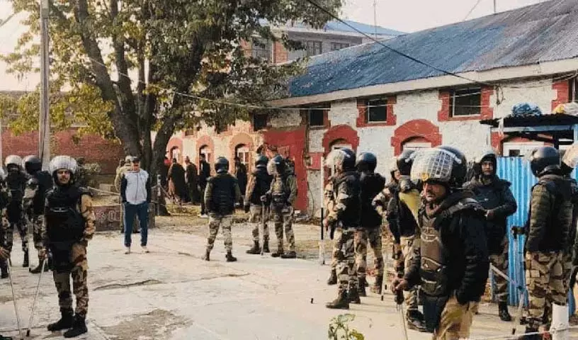 आतंकवादी गतिविधियाँ.. अधिकारियों ने Jammu की जेलों में तलाशी ली आतंकवादी गतिविधियाँ.. अधिकारियों ने Jammu की जेलों में तलाशी ली