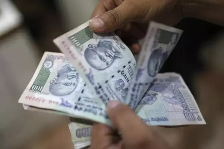 Kerala : महंगाई भत्ते का बकाया न मिलने से कर्मचारियों को 9 लाख रुपये से अधिक का नुकसान Kerala : महंगाई भत्ते का बकाया न मिलने से कर्मचारियों को 9 लाख रुपये से अधिक का नुकसान