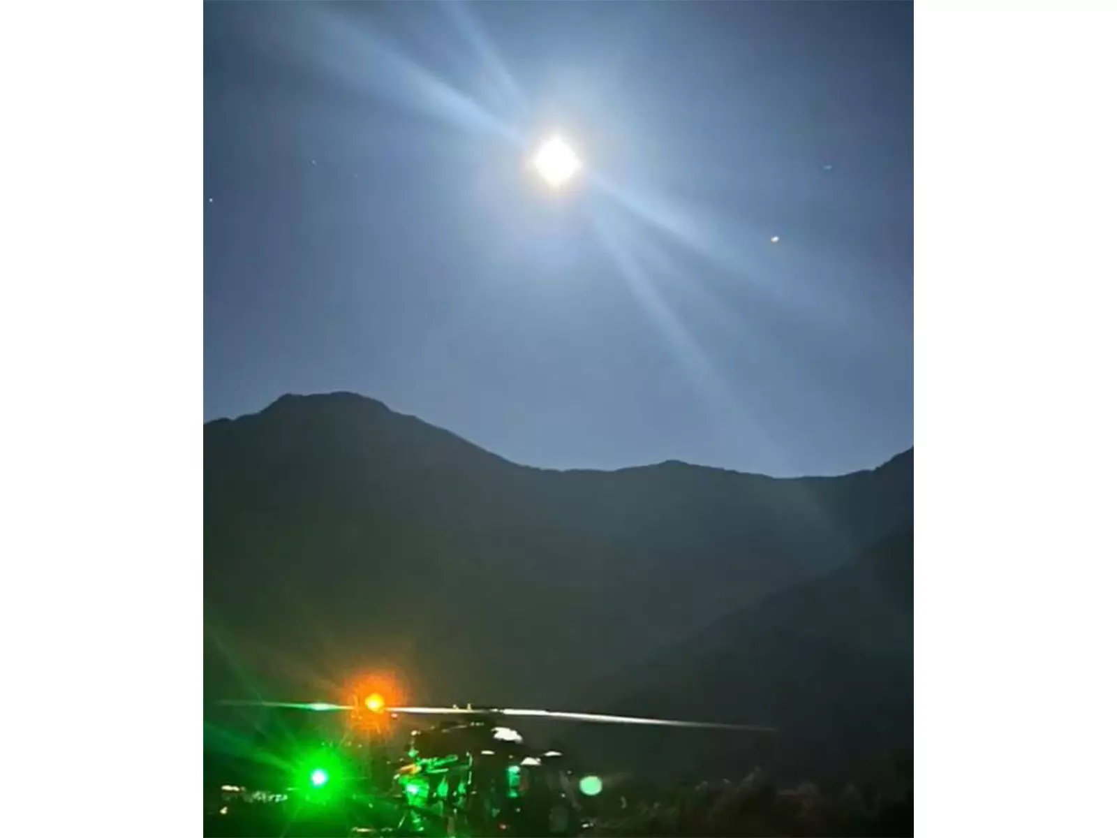 Indian Army ने अरुणाचल प्रदेश के अग्रिम इलाकों में संयुक्त हवाई अभियान चलाया Indian Army ने अरुणाचल प्रदेश के अग्रिम इलाकों में संयुक्त हवाई अभियान चलाया