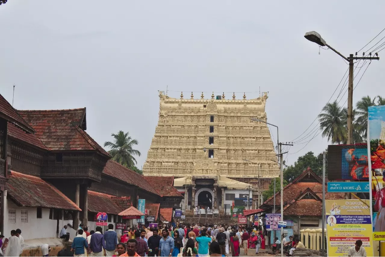 kerala: अदालत ने मंदिर कर्मचारियों से पॉलीग्राफ टेस्ट कराने का दिया निर्देश kerala: अदालत ने मंदिर कर्मचारियों से पॉलीग्राफ टेस्ट कराने का दिया निर्देश