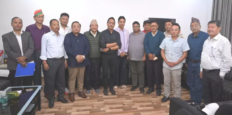BJP और सहयोगी दलों ने पहाड़ी मुद्दों पर विचार-विमर्श किया BJP और सहयोगी दलों ने पहाड़ी मुद्दों पर विचार-विमर्श किया