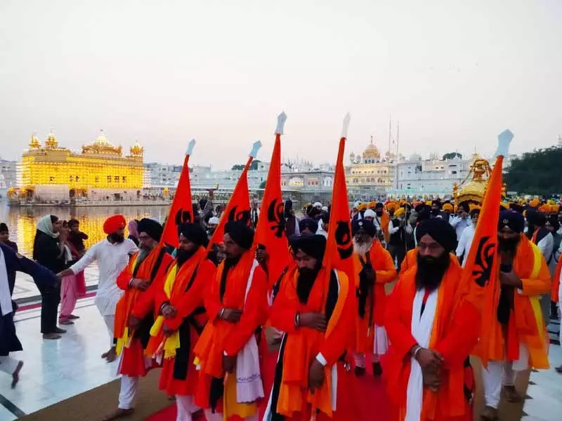 Amritsar: असम से शहीदी नगर कीर्तन स्वर्ण मंदिर पहुंचा Amritsar: असम से शहीदी नगर कीर्तन स्वर्ण मंदिर पहुंचा