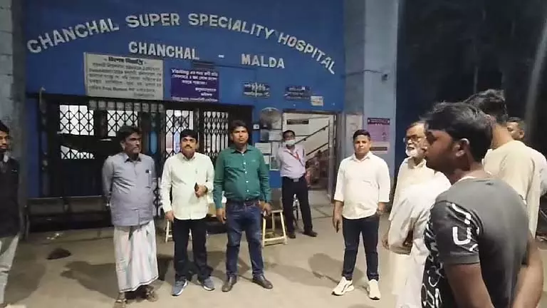 मतदाता सूची में पिता का नाम गलत होने पर मालदा के युवक ने आत्महत्या का प्रयास किया मतदाता सूची में पिता का नाम गलत होने पर मालदा के युवक ने आत्महत्या का प्रयास किया
