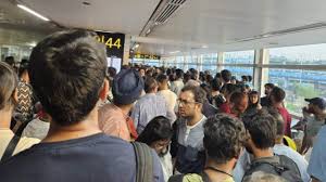 Chandigarh हवाई अड्डे पर पहले दिन भी अफरा-तफरी, दिल्ली में गड़बड़ी के कारण 20 उड़ानें विलंबित