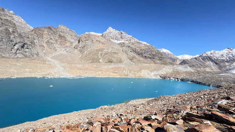 Keylong: हिमाचल में जल संकट, घेपन झील बढ़ा खतरा Keylong: हिमाचल में जल संकट, घेपन झील बढ़ा खतरा