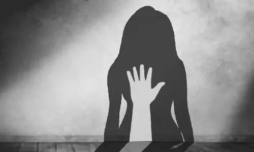 Kaimganj: शौच को निकली नाबालिग बनी दरिंदे की शिकार Kaimganj: शौच को निकली नाबालिग बनी दरिंदे की शिकार