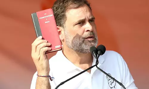 Rahul Gandhi ने बिहार के भागलपुर में रेशम बुनकरों से मुलाकात की Rahul Gandhi ने बिहार के भागलपुर में रेशम बुनकरों से मुलाकात की