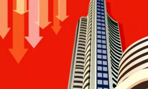 FII बिकवाली से बाजार दबाव में, निफ्टी-सेंसेक्स में गिरावट दर्ज