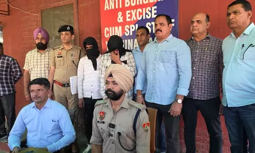 Yamunanagar एक करोड़ रुपये की हेरोइन के साथ दो गिरफ्तार Yamunanagar एक करोड़ रुपये की हेरोइन के साथ दो गिरफ्तार