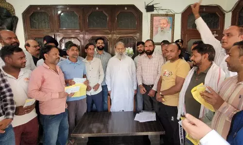 Haryana : प्रधानमंत्री सूर्यघर मुफ्त बिजली योजना के तहत सब्सिडी के चेक वितरित किये गये Haryana : प्रधानमंत्री सूर्यघर मुफ्त बिजली योजना के तहत सब्सिडी के चेक वितरित किये गये