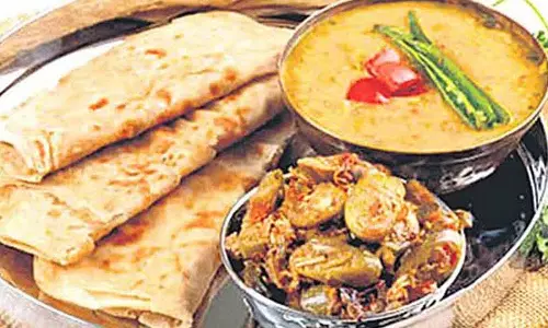 Mancherial के एक लोकप्रिय होटल में परोसे गए भोजन में कीड़ा मिला