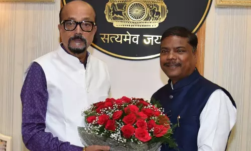 बुलावे पर मंत्री केदार कश्यप मिले राज्यपाल डेका से