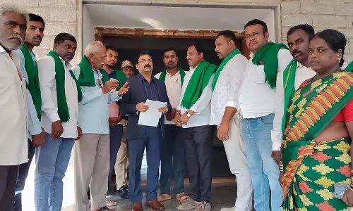 Karnataka : गन्ने के लिए समर्थन मूल्य घोषित करने की अपील Karnataka : गन्ने के लिए समर्थन मूल्य घोषित करने की अपील