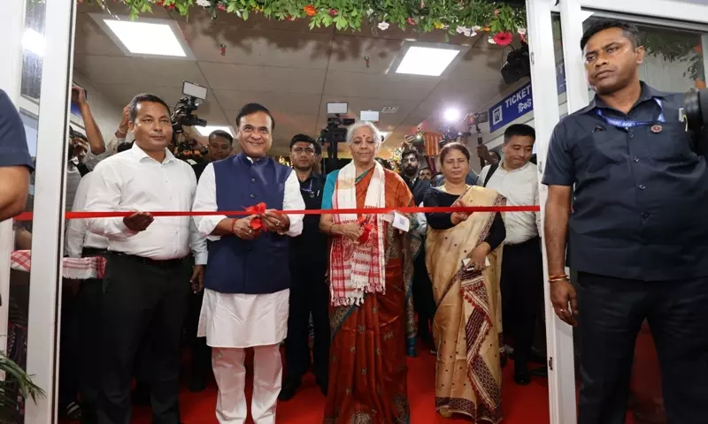 Assam में निर्मला सीतारमण ने किया ब्रह्मपुत्र रिवरफ्रंट का अनावरण
