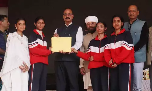 Himachal: मांडव मेले में छात्रों ने सामाजिक विषयों पर जागरूकता बढ़ाई Himachal: मांडव मेले में छात्रों ने सामाजिक विषयों पर जागरूकता बढ़ाई