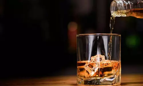 Kerala काले जादू के हिस्से के तौर पर महिला को शराब पीने और बीड़ी पीने के लिए मजबूर किया Kerala काले जादू के हिस्से के तौर पर महिला को शराब पीने और बीड़ी पीने के लिए मजबूर किया