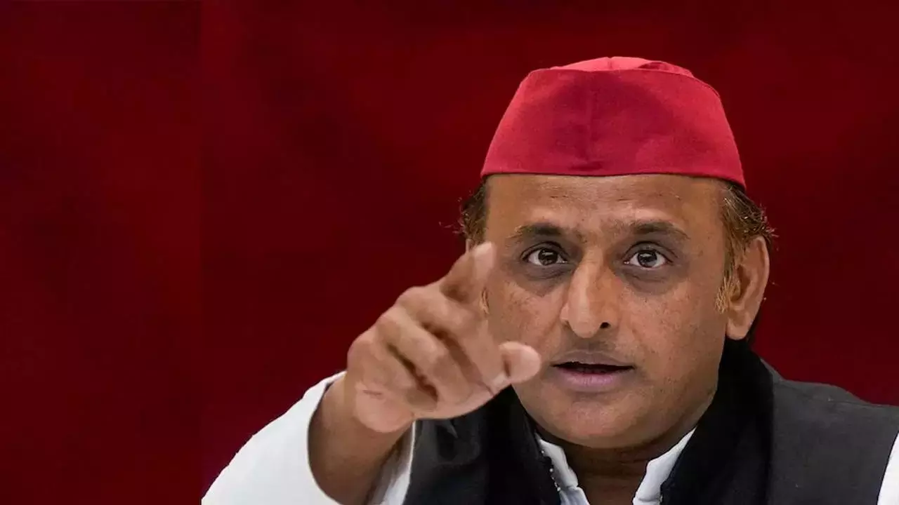 Lucknow: उत्तराखंड पर अखिलेश यादव का तीखा वार, भ्रष्टाचार ने रोक दी प्रगति Lucknow: उत्तराखंड पर अखिलेश यादव का तीखा वार, भ्रष्टाचार ने रोक दी प्रगति