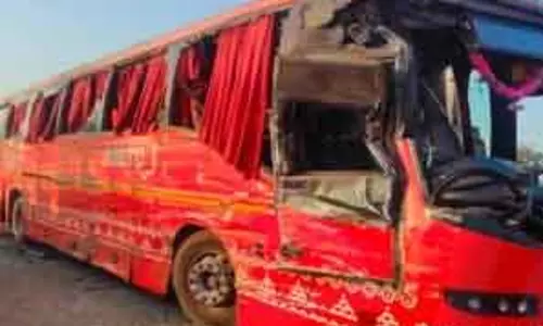 ढेंकनाल में ट्रक ने ओएसआरटीसी बस को टक्कर मारी, चार घायल