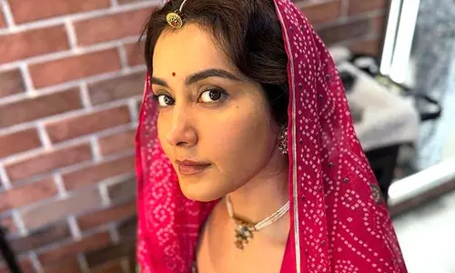 राशि खन्ना ने भावुक 120 बहादुर BTS पोस्ट में गुमनाम नायकों को सम्मानित किया राशि खन्ना ने भावुक 120 बहादुर BTS पोस्ट में गुमनाम नायकों को सम्मानित किया
