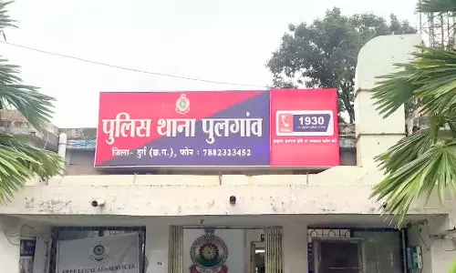 समूह की महिला सचिव गिरफ्तार, 20 लाख गबन मामले में एक्शन समूह की महिला सचिव गिरफ्तार, 20 लाख गबन मामले में एक्शन