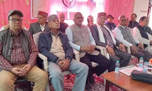 Himachal: पेंशनभोगियों ने लंबित वित्तीय और चिकित्सा लाभ जारी करने की मांग की