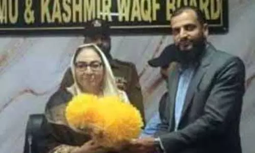 JAMMU: डॉ दरख्शां उम्मीद पोर्टल की समीक्षा करते हैं JAMMU: डॉ दरख्शां उम्मीद पोर्टल की समीक्षा करते हैं