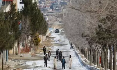 Kabul सर्दी में विस्थापित परिवारों का संघर्ष Kabul सर्दी में विस्थापित परिवारों का संघर्ष