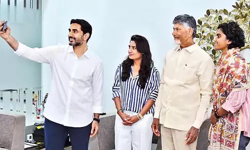 Andhra : श्री चरणी के लिए 2.5 करोड़ रुपये नकद Andhra : श्री चरणी के लिए 2.5 करोड़ रुपये नकद