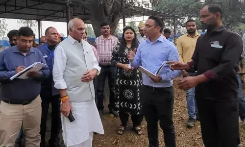 Bareilly: पशुधन मंत्री ने देखा गोशाला की हालत, तुरंत की कार्रवाई की मांग