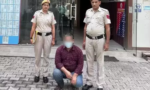 New Delhi: साइबर अपराधियों पर कार्रवाई, ऑनलाइन उत्पीड़न का आरोपी गिरफ्तार New Delhi: साइबर अपराधियों पर कार्रवाई, ऑनलाइन उत्पीड़न का आरोपी गिरफ्तार