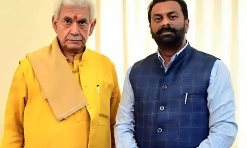 केशव चोपड़ा ने LG से मुलाकात की केशव चोपड़ा ने LG से मुलाकात की