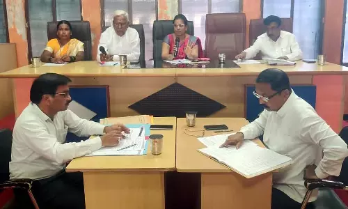 MLA ने अधिकारियों को नगर परिषद को लोगों के अनुकूल बनाने का निर्देश दिया MLA ने अधिकारियों को नगर परिषद को लोगों के अनुकूल बनाने का निर्देश दिया