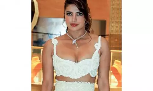 Priyanka Chopra ने लास्ट क्रिसमस का देसी संस्करण गाया Priyanka Chopra ने लास्ट क्रिसमस का देसी संस्करण गाया