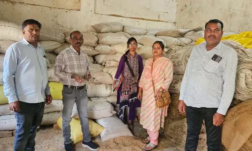 अवैध धान भंडार को सारंगढ़ और बरमकेला क्षेत्र में किया जब्त अवैध धान भंडार को सारंगढ़ और बरमकेला क्षेत्र में किया जब्त