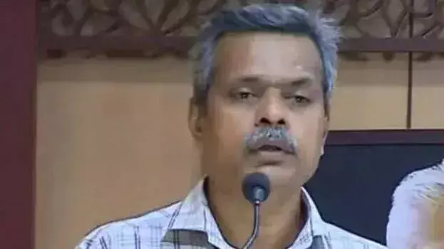 kerala: फर्श पर लेटे मरीज का इलाज: डॉ. हरीश चिरक्कल ने दिए सुझाव kerala: फर्श पर लेटे मरीज का इलाज: डॉ. हरीश चिरक्कल ने दिए सुझाव