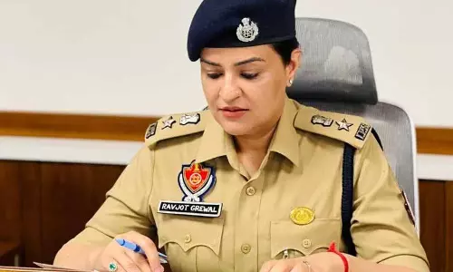 पंजाब उपचुनाव, चुनाव आयोग ने तरनतारन की SSP रवजोत कौर ग्रेवाल को निलंबित किया पंजाब उपचुनाव, चुनाव आयोग ने तरनतारन की SSP रवजोत कौर ग्रेवाल को निलंबित किया