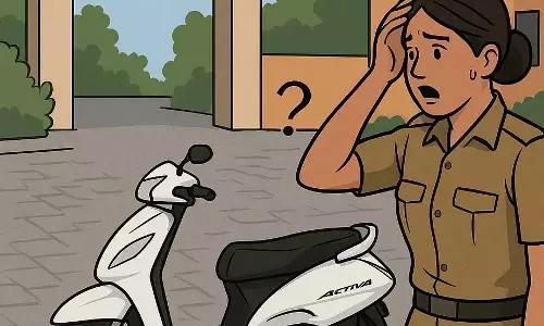 रायपुर के कलेक्ट्रेट परिसर से महिला अधिकारी की एक्टिवा चोरी