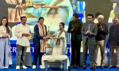 महिला विश्व कप विजेता ऋचा घोष को बंगाल पुलिस में डीएसपी नियुक्त महिला विश्व कप विजेता ऋचा घोष को बंगाल पुलिस में डीएसपी नियुक्त