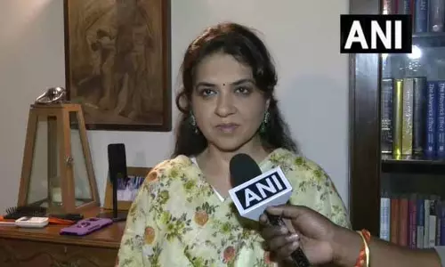 शिवसेना नेता शाइना एन.सी. ने प्रियंका गांधी वाड्रा पर साधा निशाना,