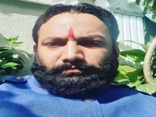 वांटेड अपराधी वीरेंद्र सिंह तोमर की गिरफ्तारी पर आज खुलासा वांटेड अपराधी वीरेंद्र सिंह तोमर की गिरफ्तारी पर आज खुलासा